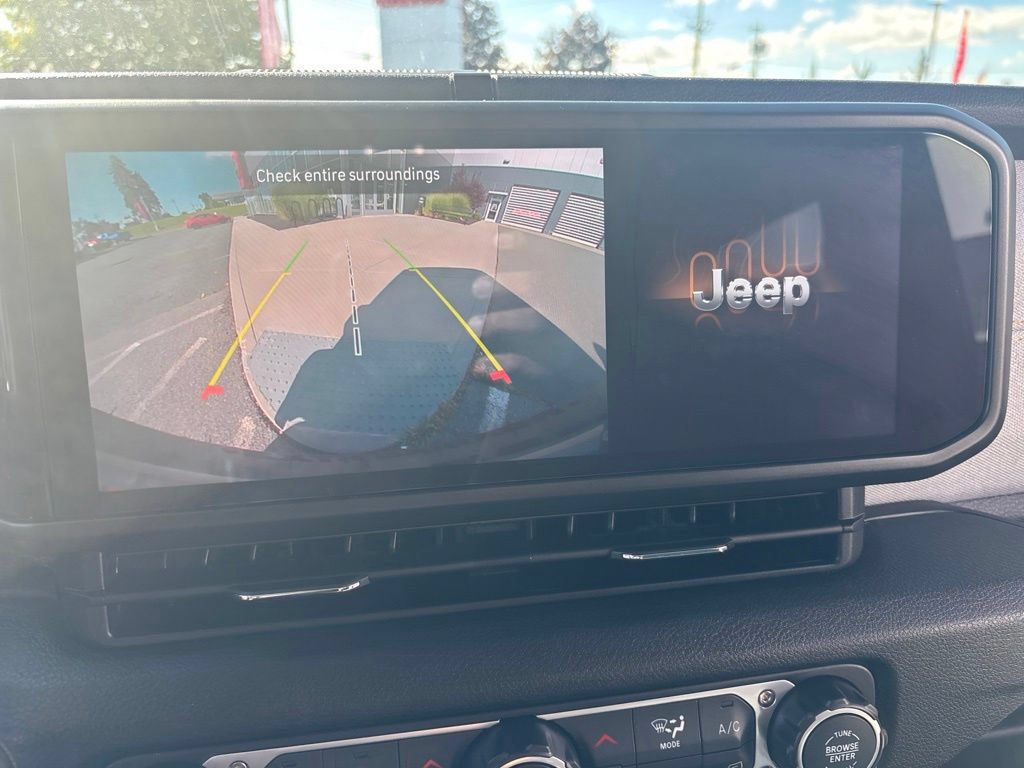 Used 2026 Jeep Wrangler Sport AWD/4WD image 18