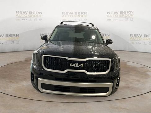 Used 2024 Kia Telluride EX w/ EX Captain's Chair Package FWD image 8
