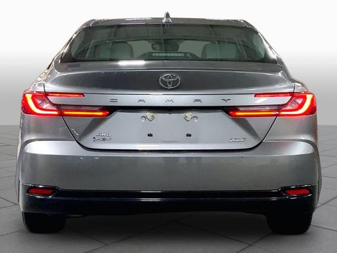 Used 2025 Toyota Camry XLE AWD/4WD image 5