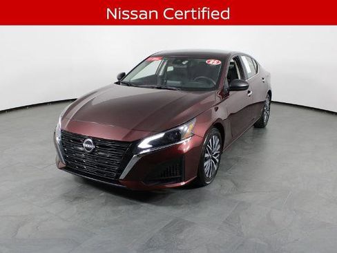 Certified 2025 Nissan Altima 2.5 SV image 2