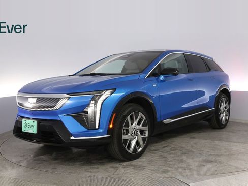Used 2025 Cadillac Optiq Luxury 1 AWD/4WD image 2