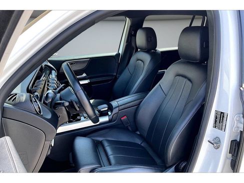 Used 2022 Mercedes-Benz GLB 250 4MATIC image 24