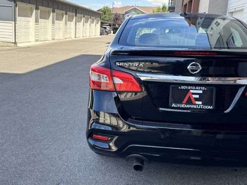 Used 2017 Nissan Sentra SR w/ SR Midnight Edition FWD image 3