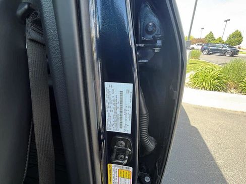 Used 2025 Ford F150 Raptor AWD/4WD image 12