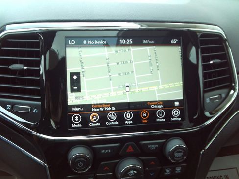 Used 2021 Jeep Grand Cherokee Limited AWD/4WD image 16