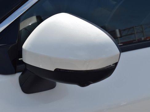 Used 2023 Nissan Rogue Platinum w/ Platinum Premium Package FWD image 4