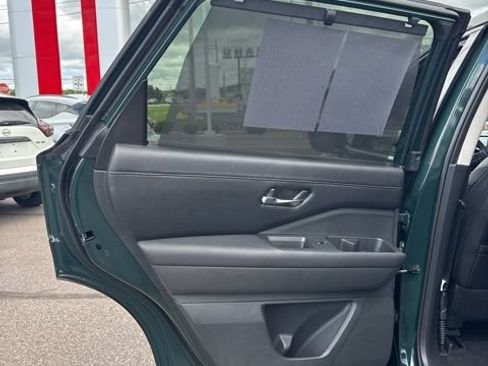 Certified 2024 Nissan Pathfinder SL w/ Black Appearance Package AWD/4WD image 15