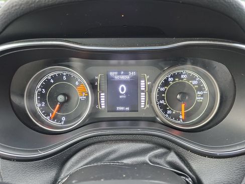 Used 2019 Jeep Cherokee Latitude w/ Popular Appearance Group FWD image 34