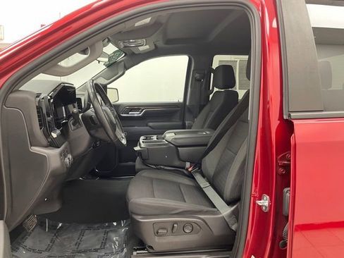 Used 2023 Chevrolet Silverado 1500 RST w/ Z71 Off-Road Package AWD/4WD image 9