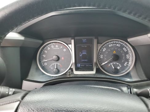 Used 2019 Toyota Tacoma SR5 w/ SR5 Appearance Package (SM) AWD/4WD image 14