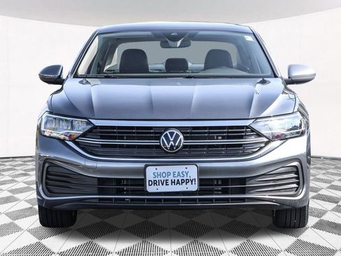 Used 2024 Volkswagen Jetta SE FWD image 8