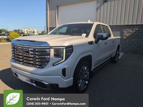 Used 2023 GMC Sierra 1500 Denali w/ Denali Reserve Package AWD/4WD image 7