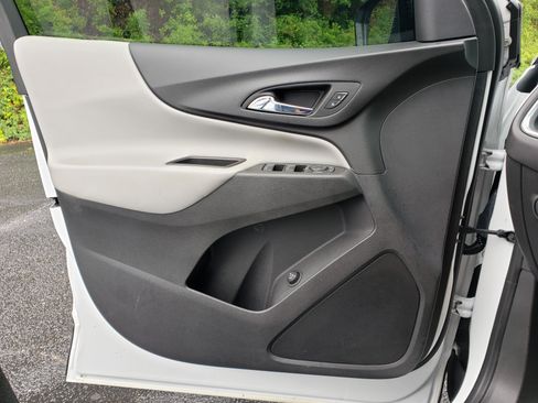 Used 2022 Chevrolet Equinox LT FWD image 12