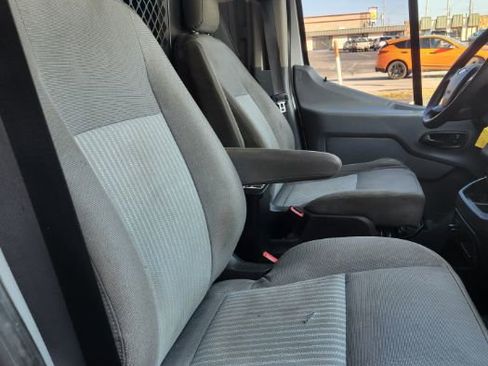 Used 2019 Ford Transit 250 130 Low Roof image 30