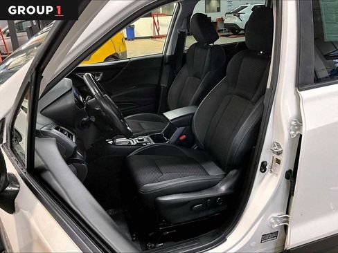 Used 2023 Subaru Forester Premium image 8