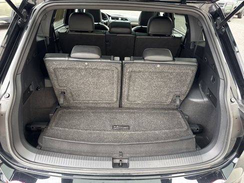 Used 2021 Volkswagen Tiguan SE R-Line image 11