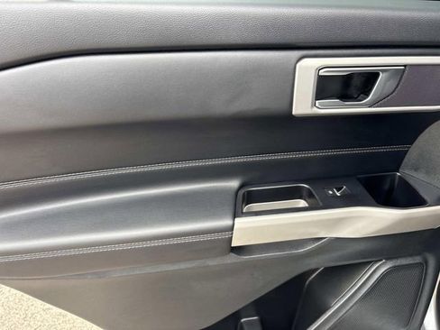 Certified 2022 Ford Explorer XLT image 20