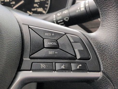 Used 2025 Nissan Altima 2.5 SV FWD image 7