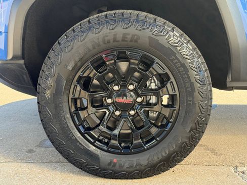 New 2026 GMC Canyon Elevation w/ Convenience Package image 7