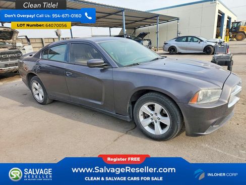 Used 2014 Dodge Charger SE RWD image 5