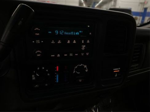Used 2003 Chevrolet Silverado 1500 LS w/ Suspension Package, Off-Road AWD/4WD image 25