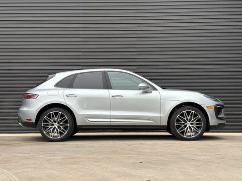 Certified 2025 Porsche Macan image 8