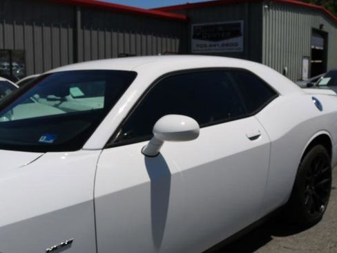 Used 2015 Dodge Challenger R/T w/ Quick Order Package 22B R/T RWD image 4