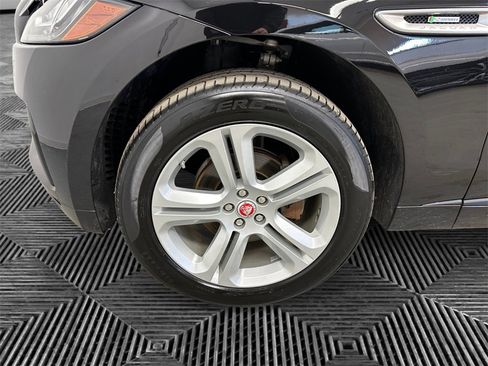 Used 2019 Jaguar F-PACE R-Sport image 14