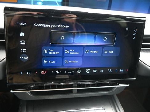 New 2025 Lincoln Nautilus Premier w/ Equipment Group 102A image 20