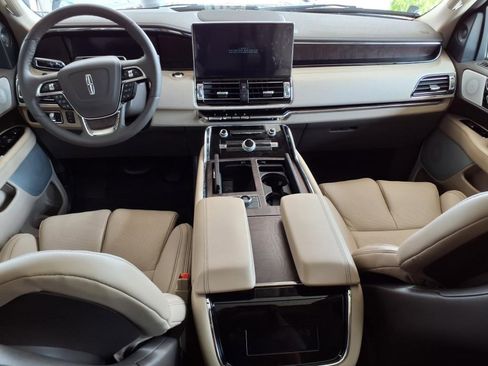New 2024 Lincoln Navigator Reserve image 11
