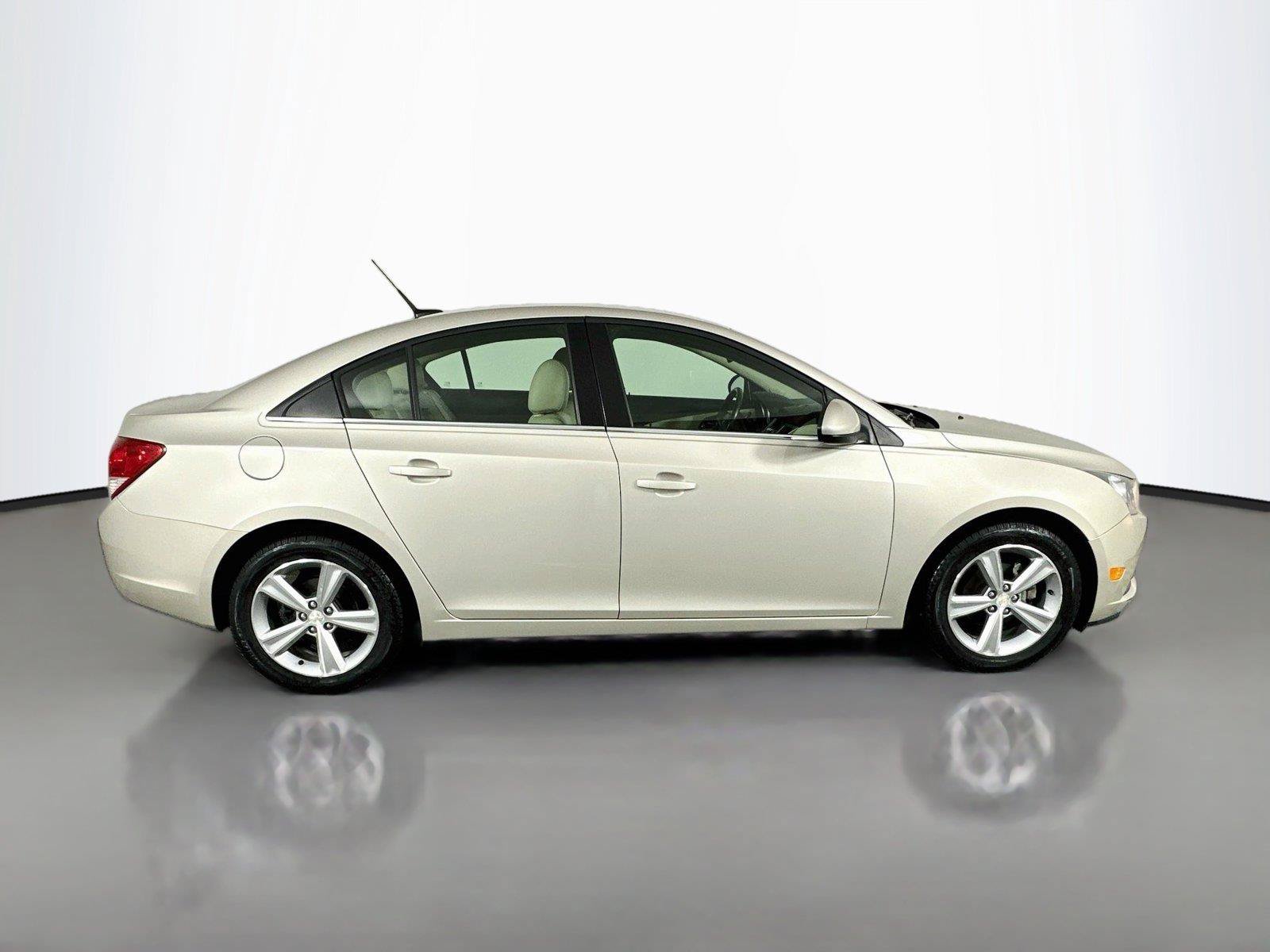 Used 2013 Chevrolet Cruze LT FWD image 16