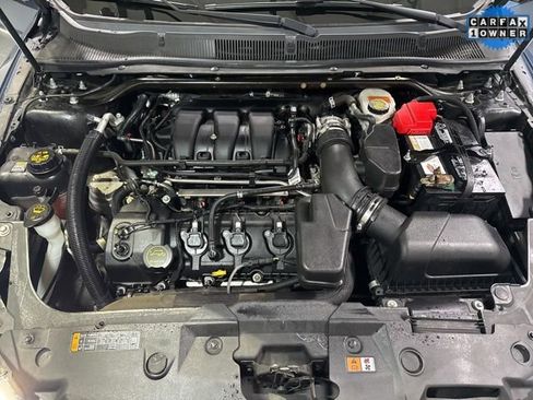 Used 2018 Ford Taurus SE image 4