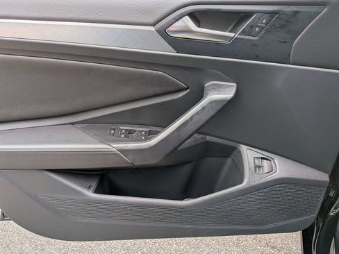 Used 2024 Volkswagen Jetta SE w/ Panoramic Sunroof Package FWD image 14