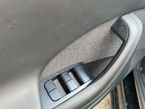 Used 2022 Tesla Model S image 18