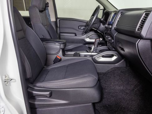 Used 2024 Nissan Frontier SV w/ SV Convenience Package image 44