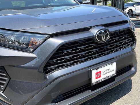 Used 2021 Toyota RAV4 LE image 26