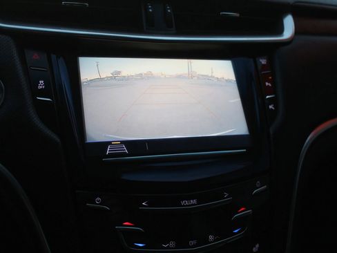 Used 2019 Cadillac XTS Luxury image 16