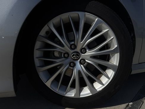 Used 2018 Toyota Camry XLE image 15