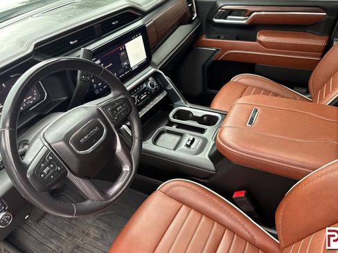 Used 2024 GMC Sierra 3500 Denali Ultimate AWD/4WD image 10