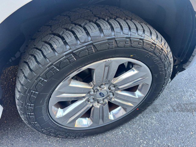 Used 2018 Ford F150 Lariat w/ Equipment Group 502A Luxury AWD/4WD image 28