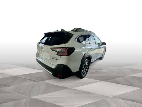 Used 2025 Subaru Outback Touring XT AWD/4WD image 8