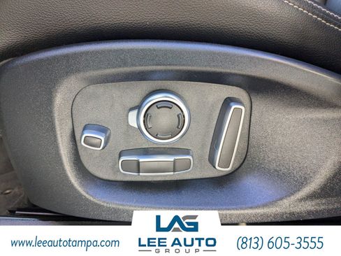 Used 2019 Jaguar F-PACE S image 21