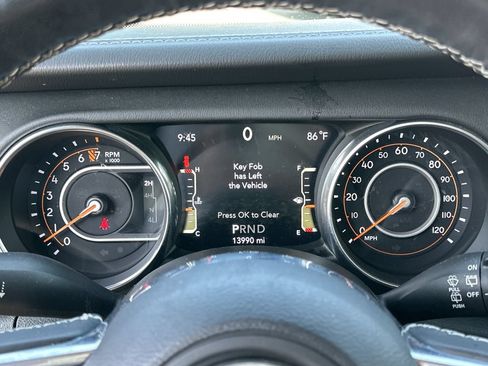 Used 2021 Jeep Wrangler Unlimited Sahara AWD/4WD image 13