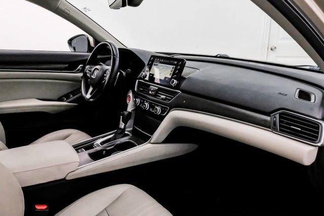 Used 2018 Honda Accord Touring image 19