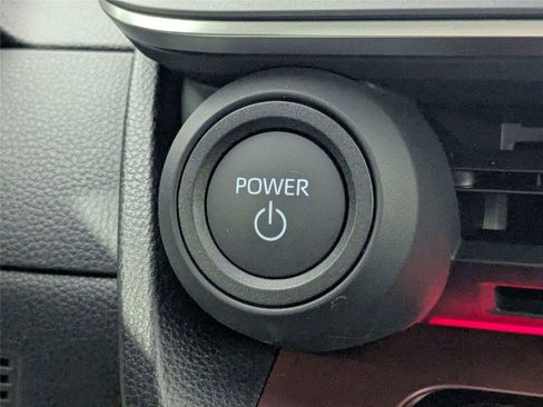 Used 2025 Toyota Prius Plug-In Hybrid FWD image 25