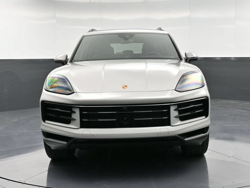Certified 2026 Porsche Cayenne E-Hybrid AWD/4WD image 11