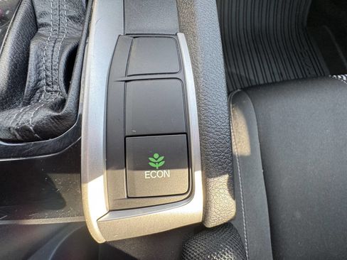 Used 2018 Honda Civic EX-T image 40