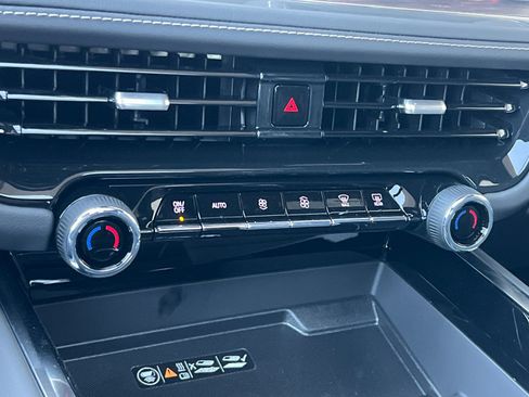New 2026 Chevrolet Tahoe Premier w/ Sun And Tow Package AWD/4WD image 22