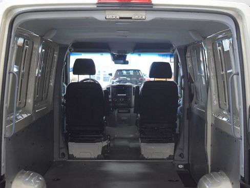 Used 2017 Mercedes-Benz Sprinter 2500 image 26