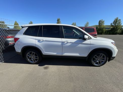 Used 2023 Honda Passport EX-L image 4